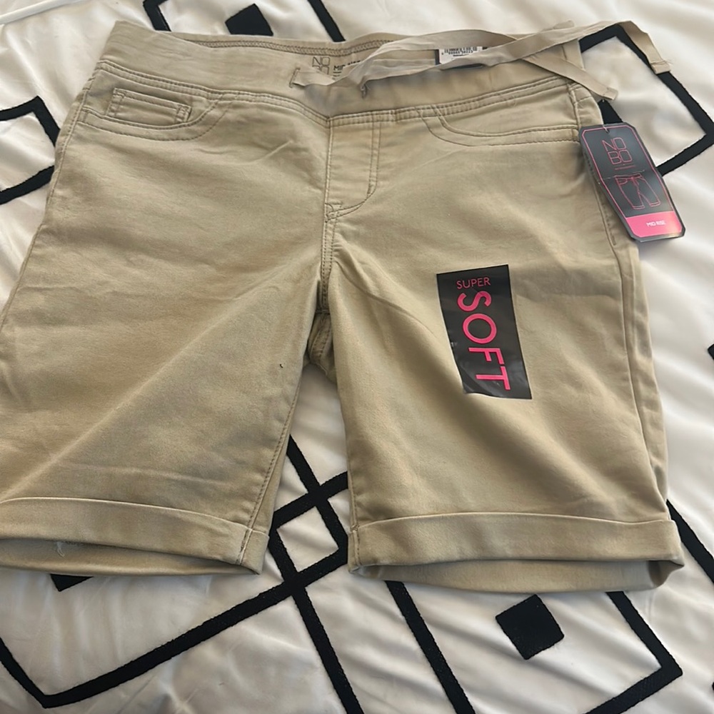 Mid rise shorts